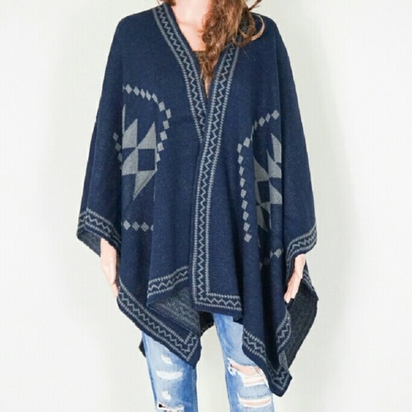 Sweaters - 5-Star Reviewed Aztec Print Knitted Poncho